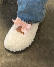 Load image into Gallery viewer, Ballarinas Crochet Pattern