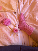 Load image into Gallery viewer, Pink Feet knitting pattern