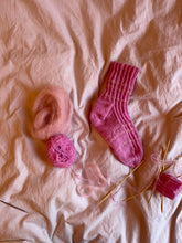 Load image into Gallery viewer, Pink Feet knitting pattern