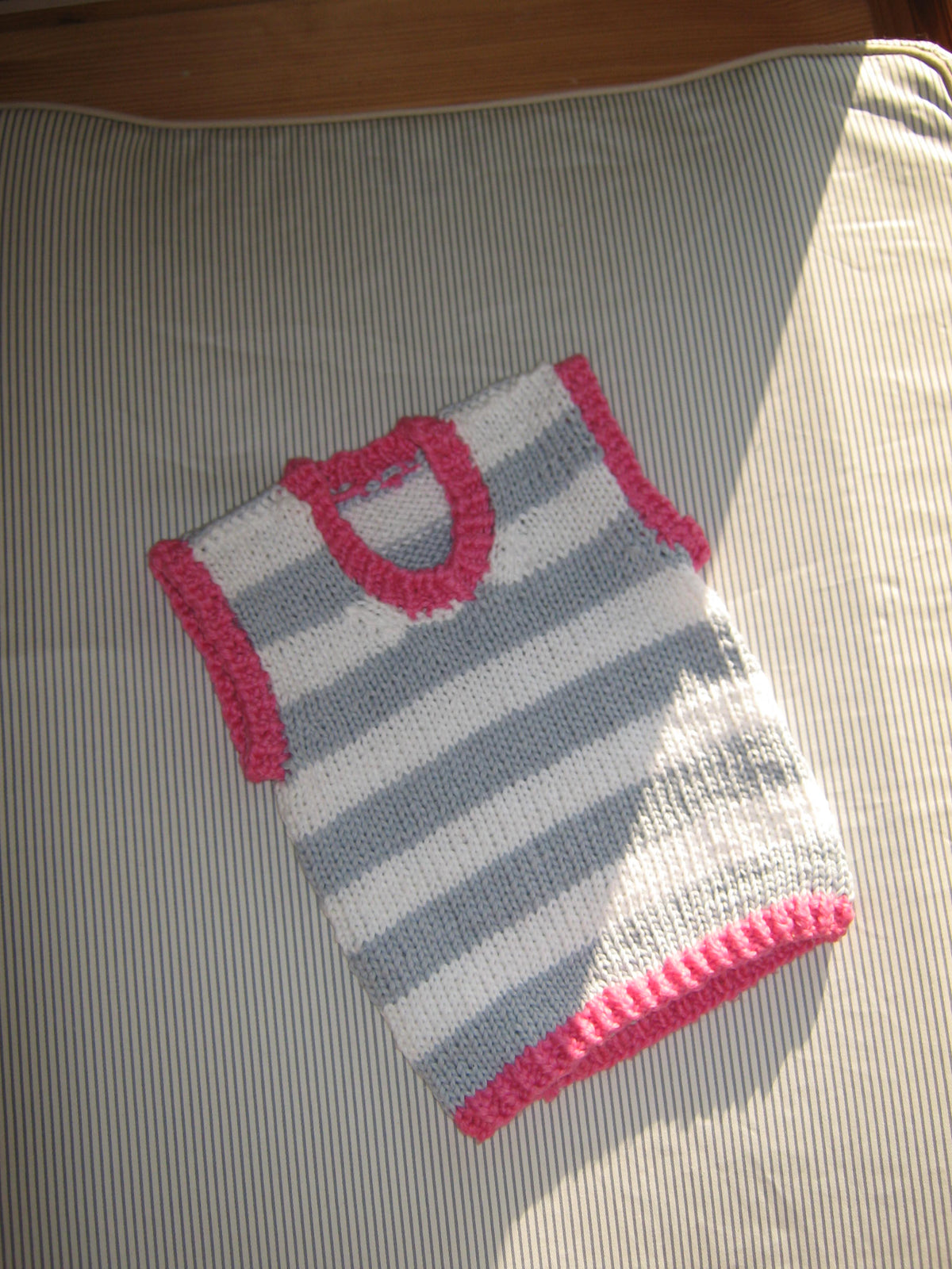 Sporty Baby Vest (knitting pattern)