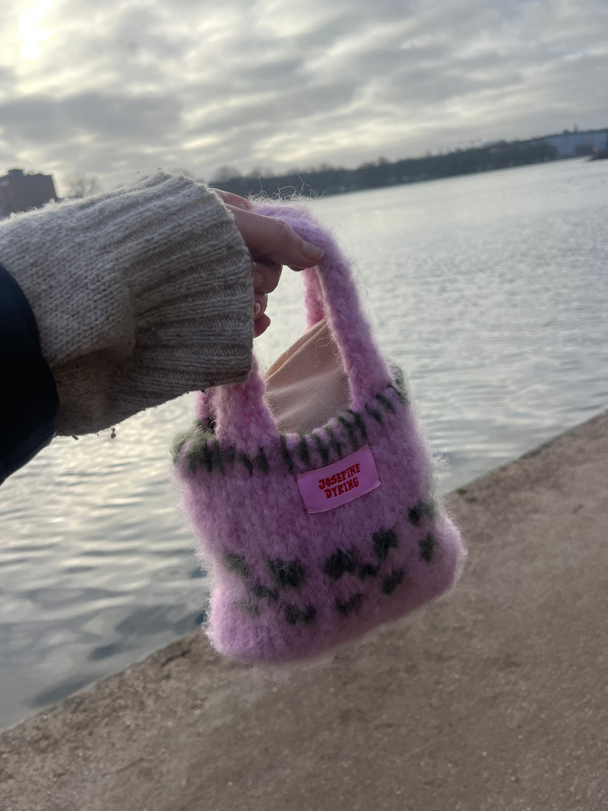 Fluffy bag knitting pattern