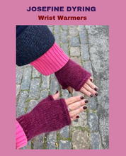 Load image into Gallery viewer, Wrist Warmers knitting pattern
