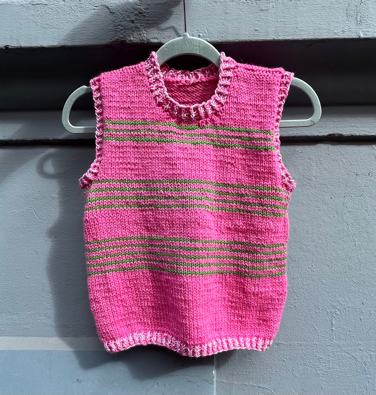 Favourite color vest knitting pattern